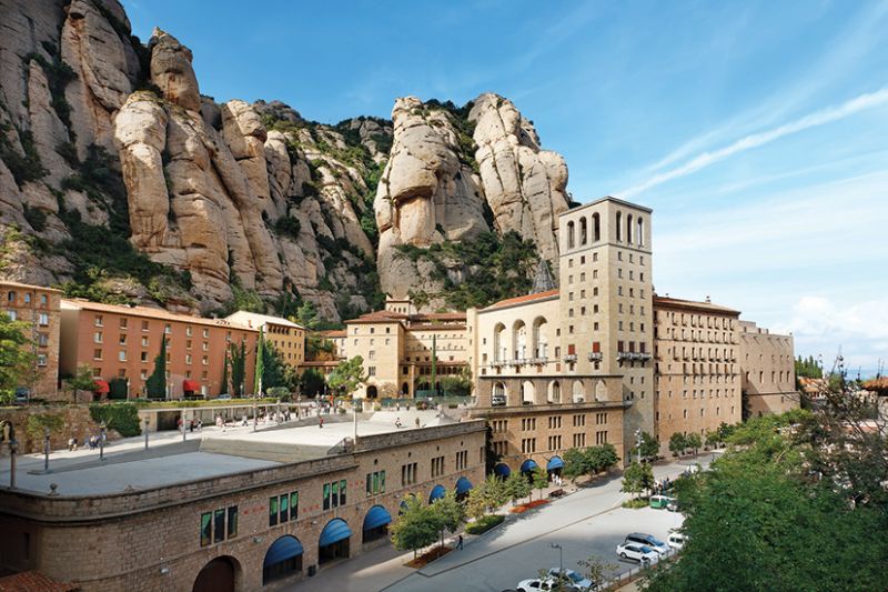 Excursión de un día a Montserrat y la Ruta del Cava desde Barcelona