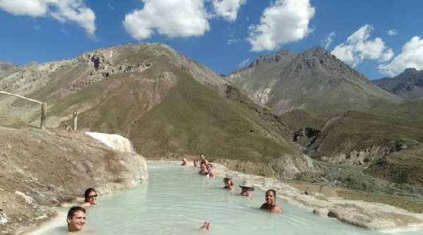 Andes Hike and Hot Springs Day Tour from Santiago